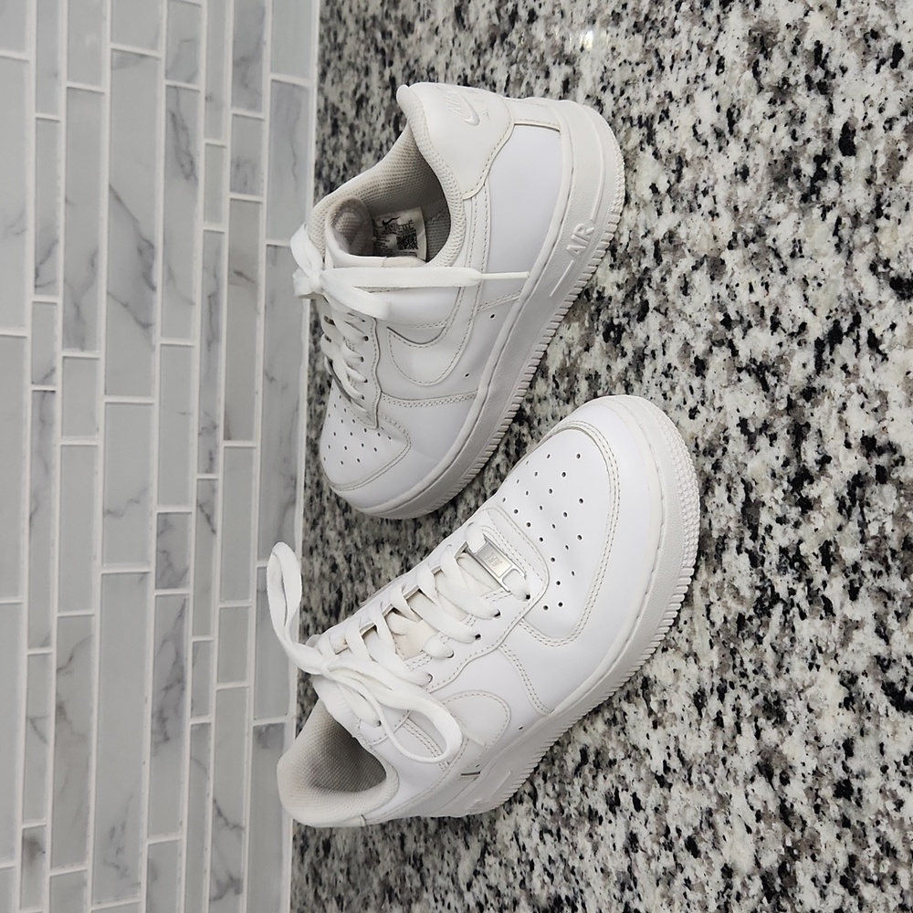 Triple White Nike Air Force 1 Low '07 Sneakers 6.5 - 315115-112 casual a…